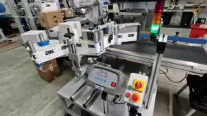 Case Labeller with Linear Slide Conveyor Movement Positioning