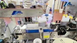 Gate system multi-panel labelling liquid products