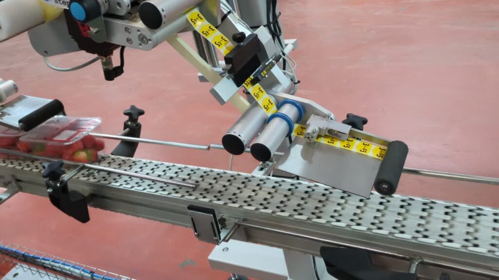 Film Sealed Punnets Promotional Label Applicator Machine